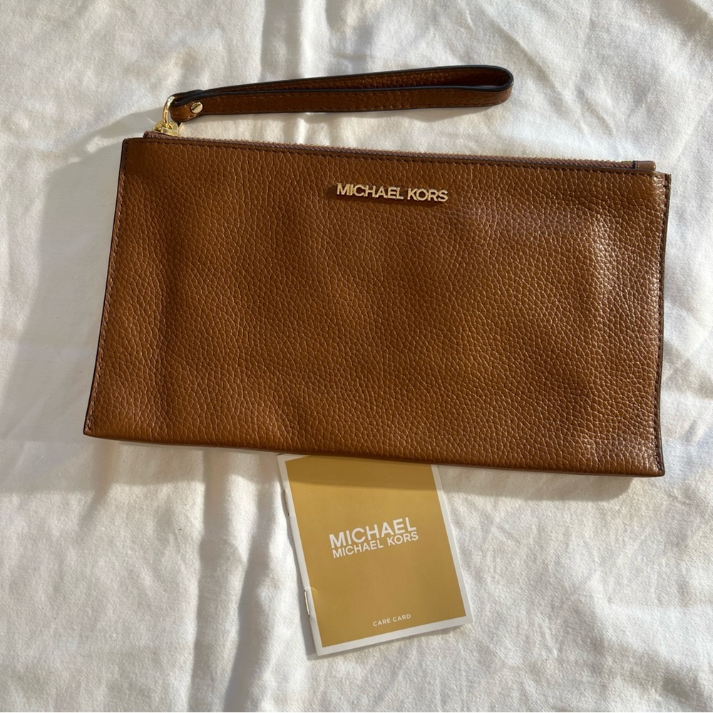 Michael Kors LG TZ Leather Wristlet